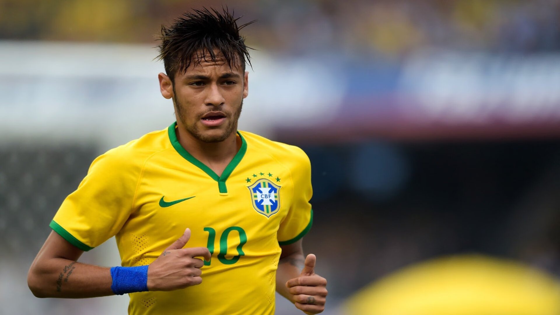 西甲激烈角逐，分析师深度分析中场控球与攻击的关系，足球中场控球技巧训练